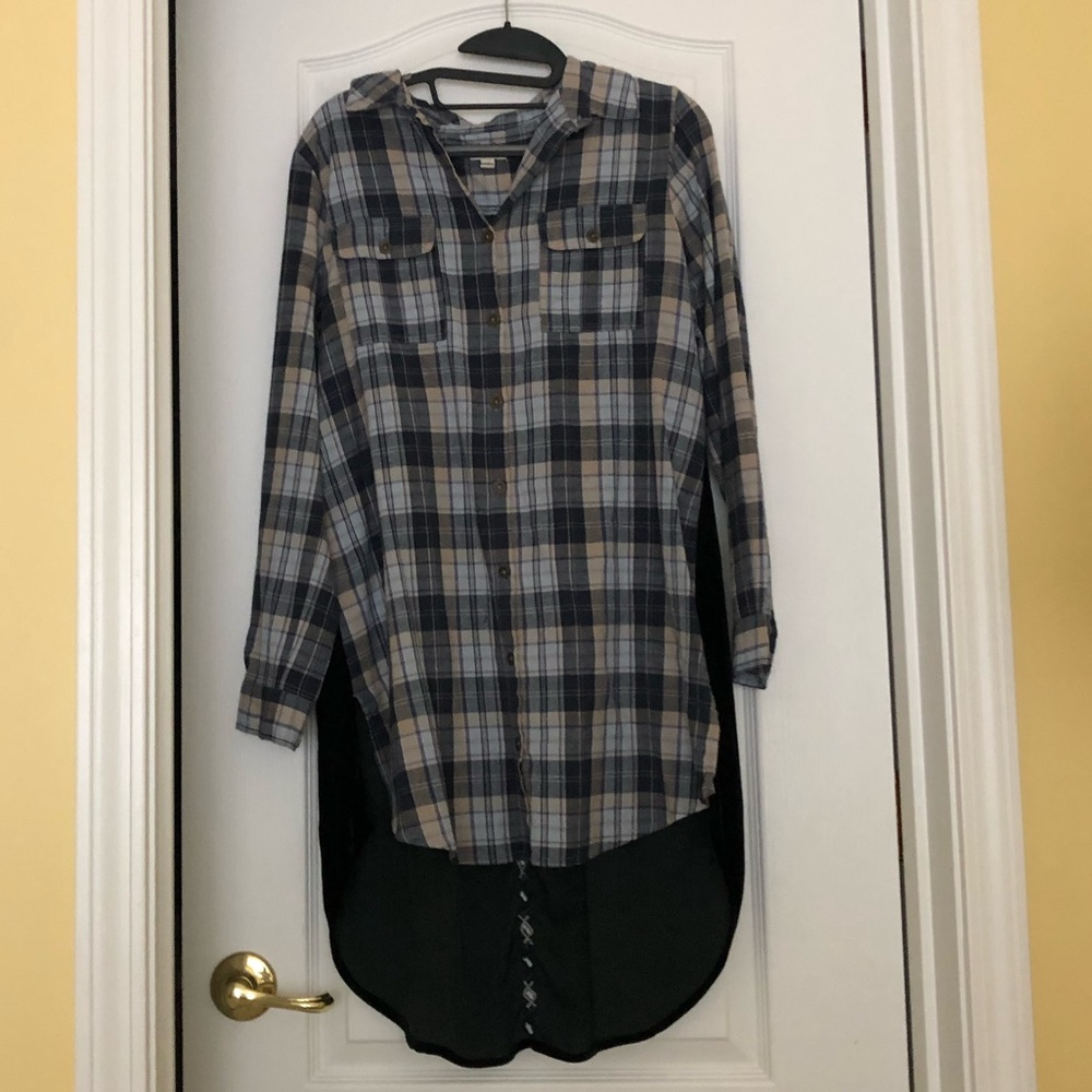High-low flannel shirt with embroidered back